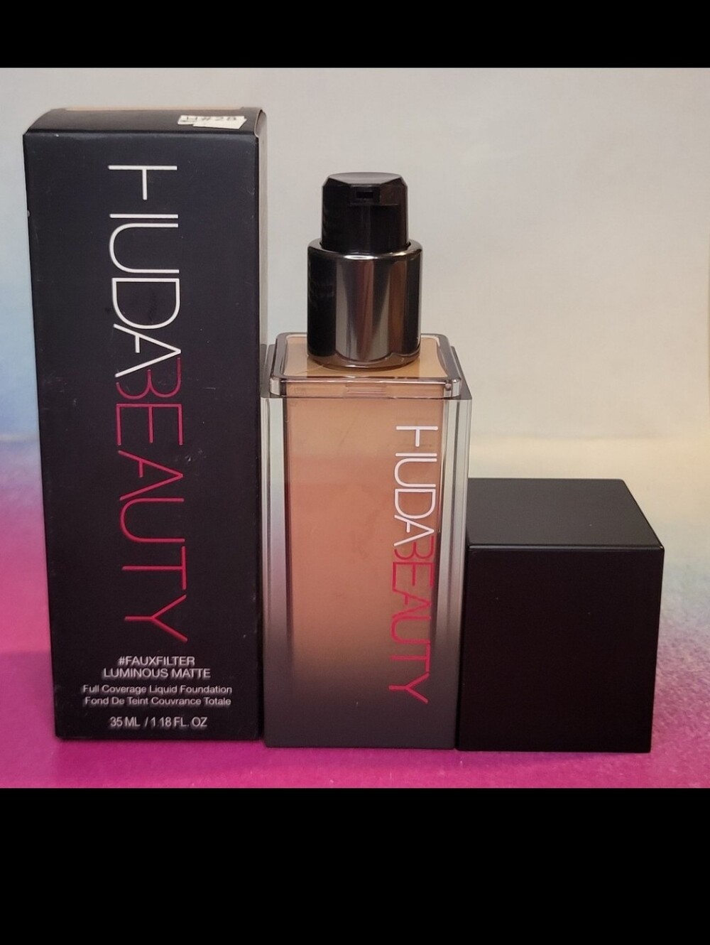 Huda Beauty Faux Filter Luminous Matte Foundation Beignet